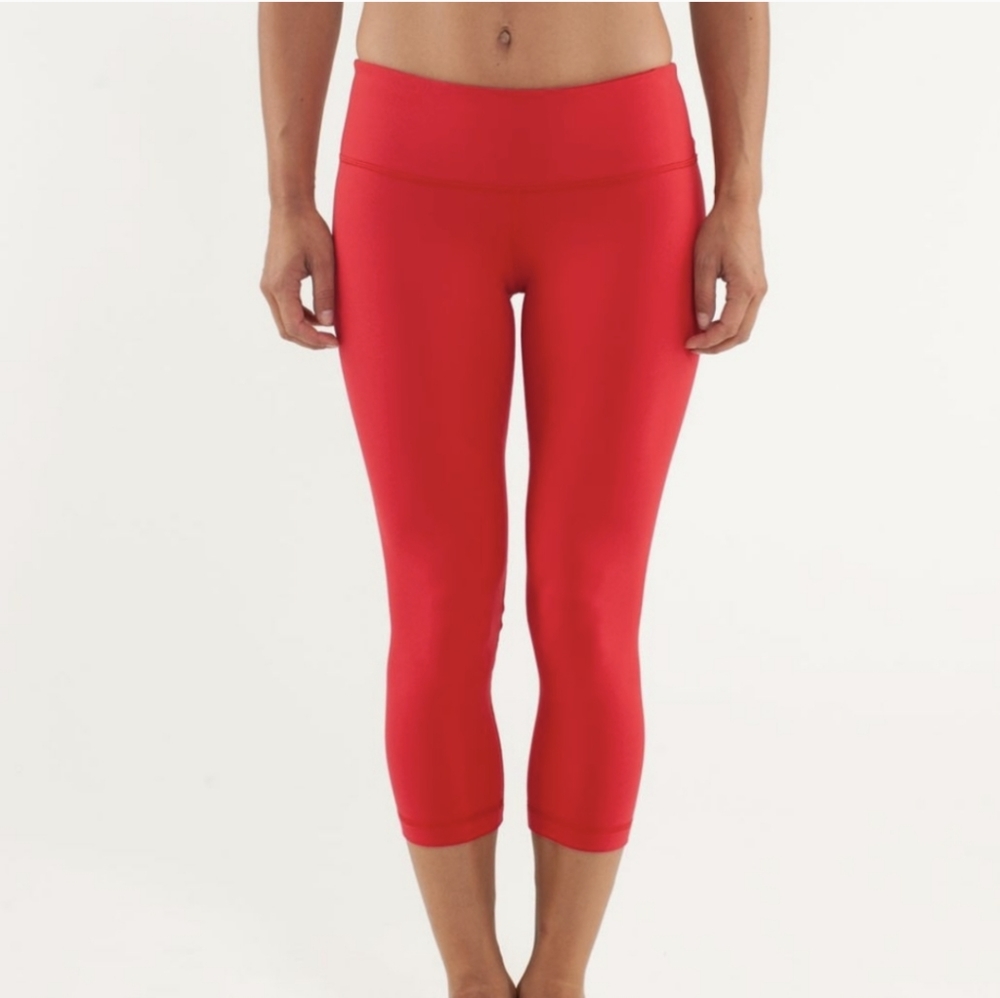 Lululemon Wunder Under Crop in Currant